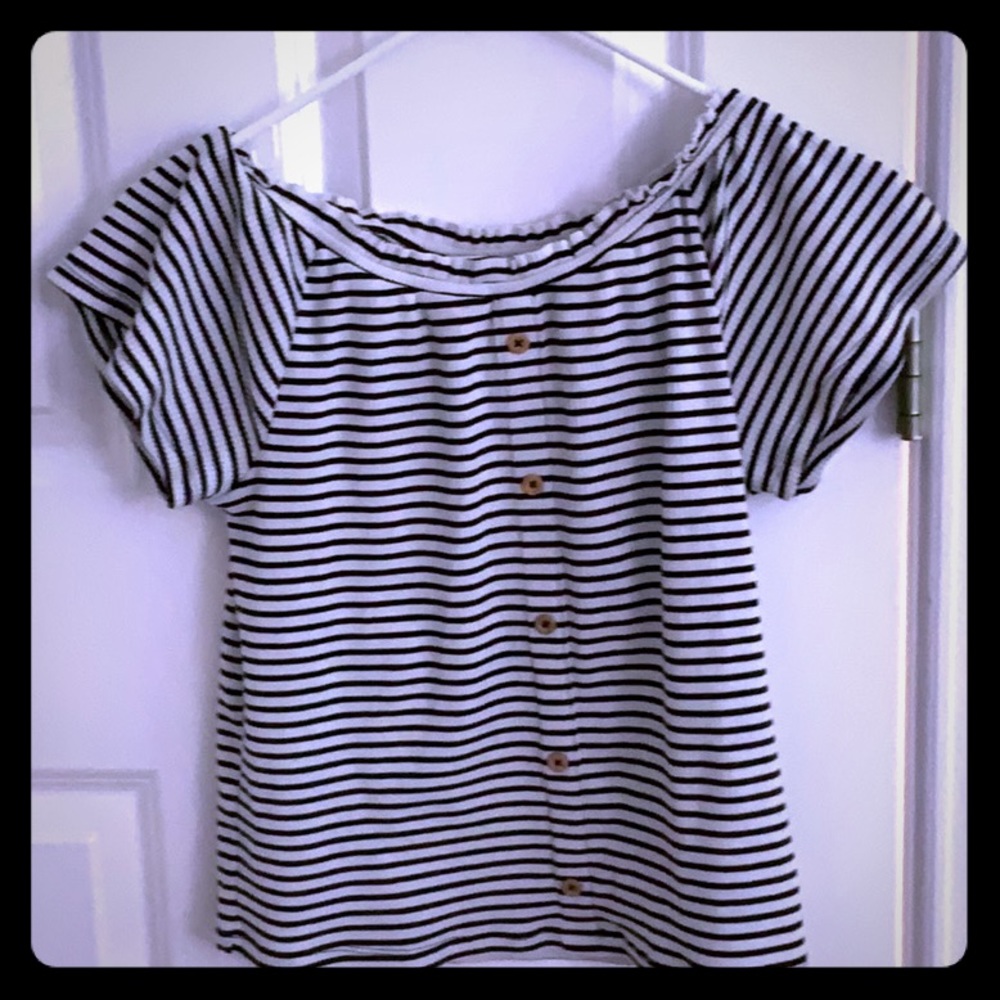 Black and white button down short sleeve tee shirt